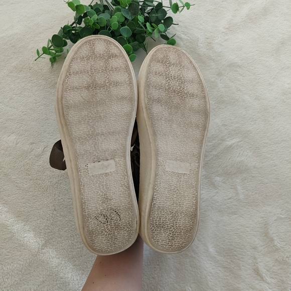 Madden Girl Green Flats Sneaker Shoes Size 8.5 - Picture 4 of 7